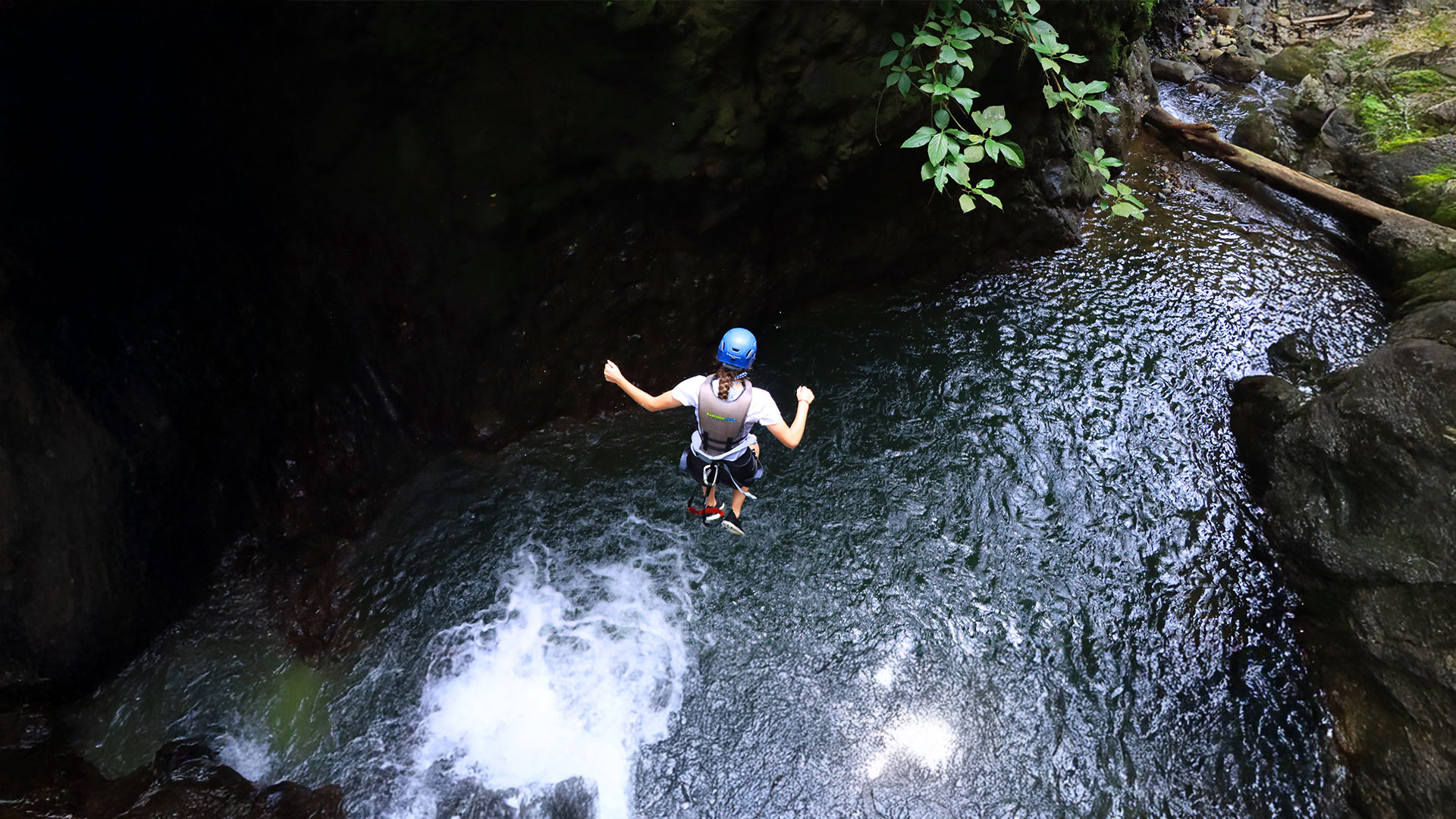 waterfall jump adventure rainforest falls costa rica